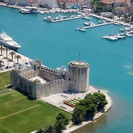 La Vie Est Belle Apartment Trogir