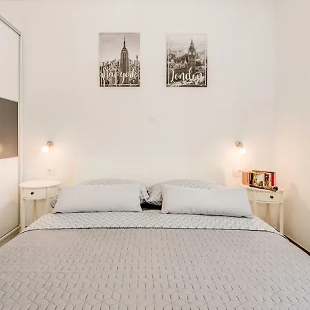 La Vie Est Belle Apartment Trogir