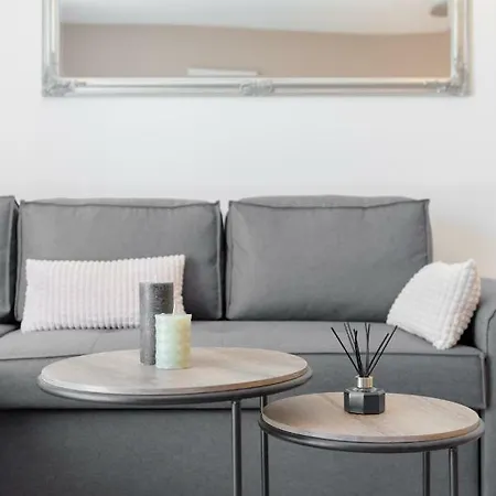 La Vie Est Belle Apartment