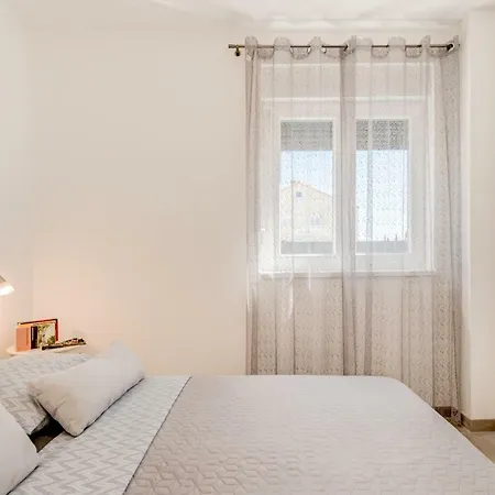 La Vie Est Belle Apartment Trogir