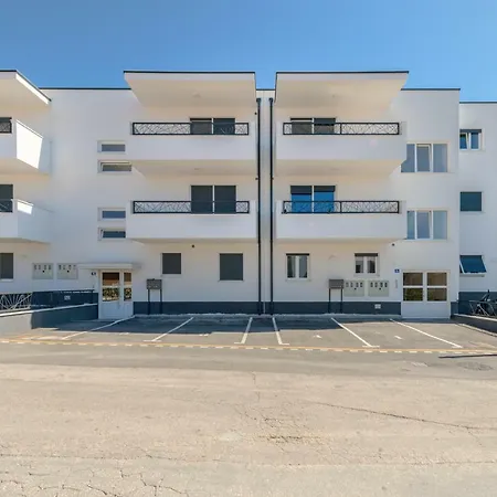 Appartamento La Vie Est Belle Traù